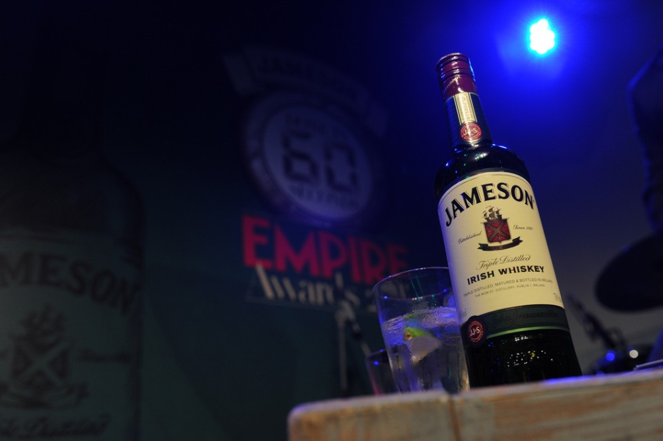 Jameson Î¼Ï€Î¿Ï…ÎºÎ¬Î»Î¹