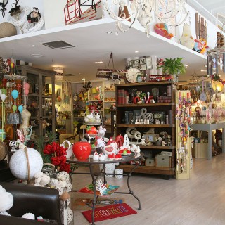 Το Liasso εδώ και τριανταπέντε χρόνια κατοικεί στον πλανήτη της υψηλής αισθητικής