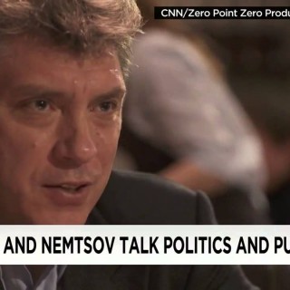 Ο Άντονι Μπουρντέν μιλάει για τη δολοφονία Νέμτσοφ