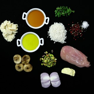 Pop recipe: Ριζότο με κοτόπουλο, αποξηραμένα σύκα, κρασί βισάντο και φιστίκια Αιγίνης από την Κάπαρη