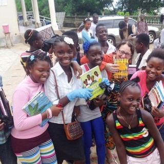 Η Ελληνίδα που γύρισε από τον Έμπολα