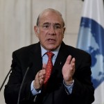 ΟΟΣΑ: Το 43,4% του εισοδήματος των Ελλήνων καταλήγει σε εφορία και ασφαλιστικά ταμεία