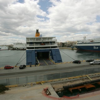 Ακινητοποιημένα στα λιμάνια τα πλοία την Πρωτομαγιά