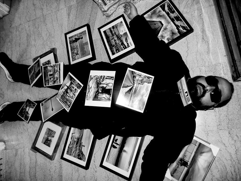 Ο Πάνος Κανούτας έχει 15ετη πορεία ως μουσικός παραγωγός ηλεκτρονικής μουσικής. Στο πλαίσιο των καλλιτεχνικών του αναζητήσεων, τα τελευταία χρόνια ασχολείται με την  μαυρόασπρη φωτογραφία.