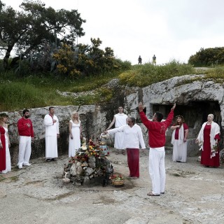 Οι Πολυθεϊστές δε θα κάνουν ούτε και φέτος Πάσχα (και δεν τους απασχολεί καθόλου)