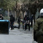 Κατάργηση του νόμου που απέδιδε αυστηρές ποινές σε όσους κάλυπταν τα χαρακτηριστικά τους σε διαδηλώσεις