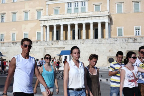 Διαψεύδει το βρετανικό ΥΠΕΞ την έκδοση ταξιδιωτικής οδηγίας για την Ελλάδα