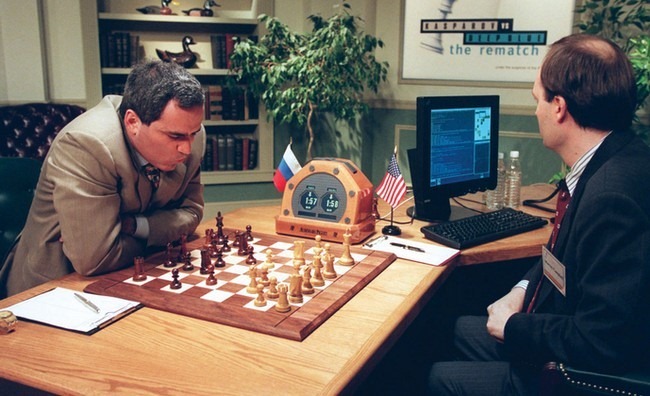 O Deep Blue της IBM νικά τον Garry Kasparov