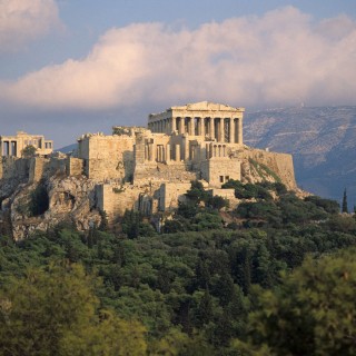 Προσφυγή κατοίκων στο ΣτΕ για την ανέγερση δεκαώροφων κτηρίων γύρω από την Ακρόπολη