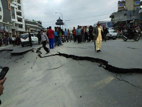 Πάνω από 680 οι νεκροί από το σεισμό σήμερα στο Νεπάλ