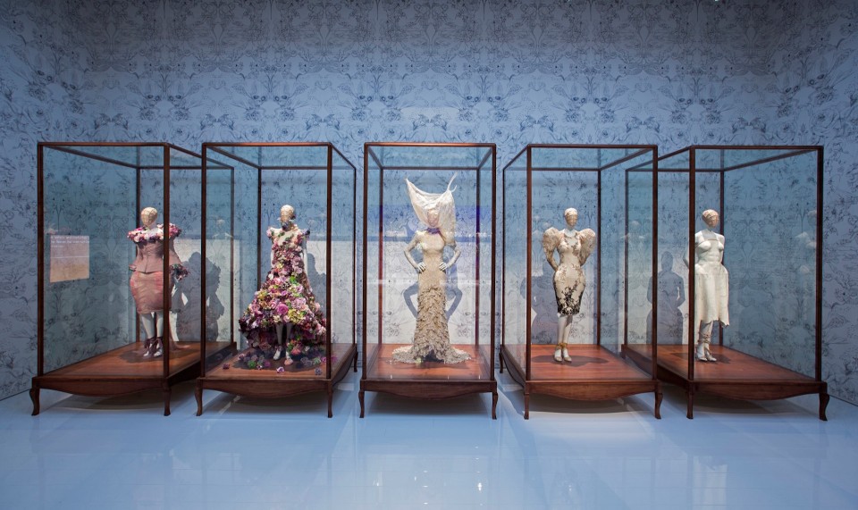 9._Installation_view_of_Romantic_Naturalism_gallery_Alexander_McQueen_Savage_Beauty_at_the_VA_c_Victoria_and_Albert_Museum_London-Large
