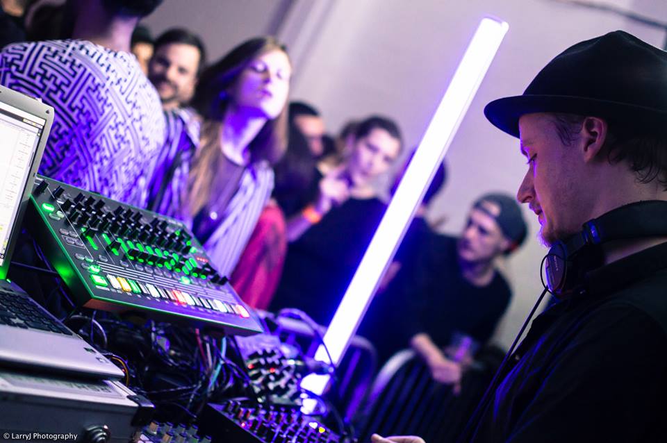 Ion Ludwig Live at Toi Toi