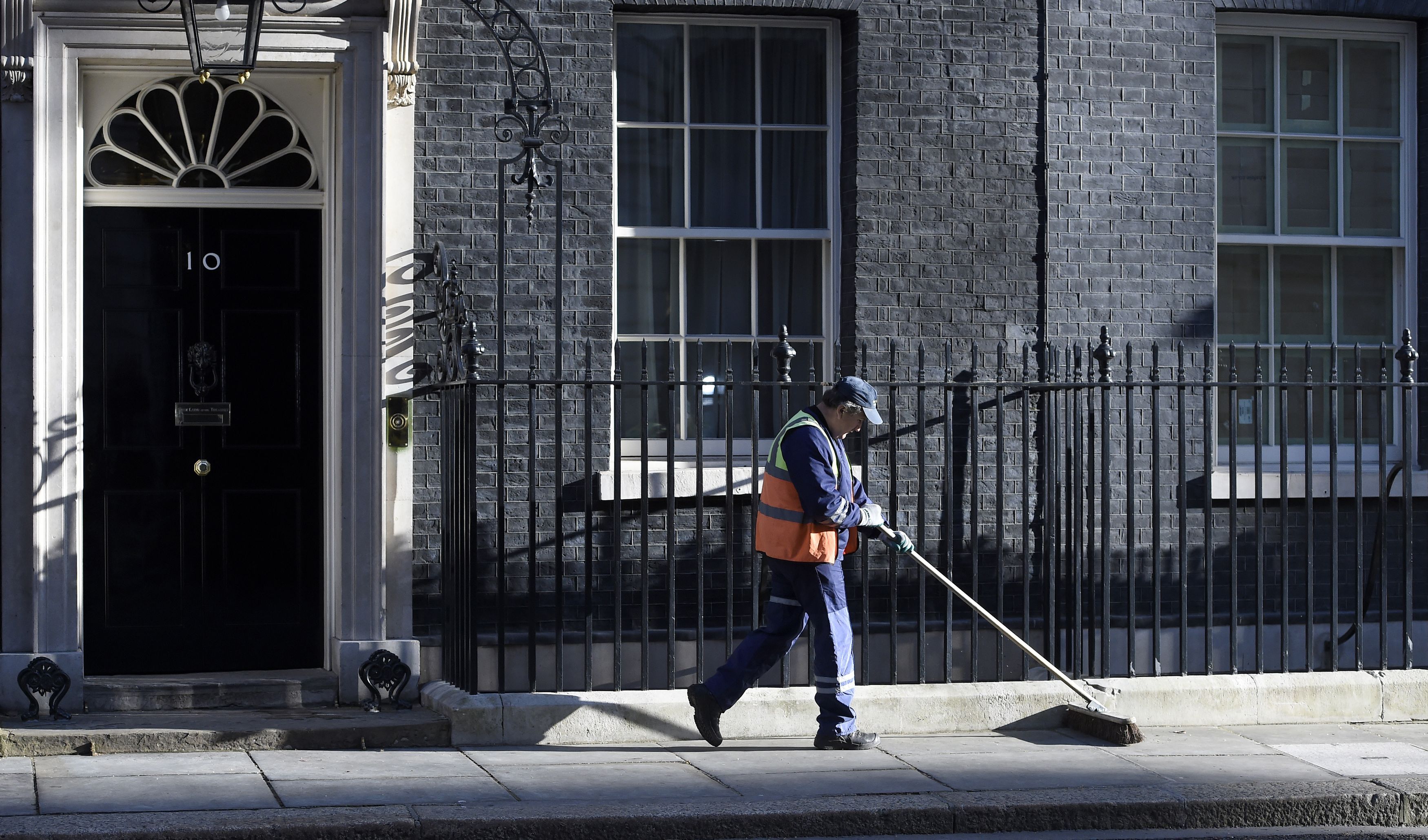 Μήπως ο καταλληλότερος για πρωθυπουργός είναι αυτός;