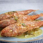 Η συνταγή της ημέρας: Μπαρμπούνια με μουστάρδα στην κατσαρόλα