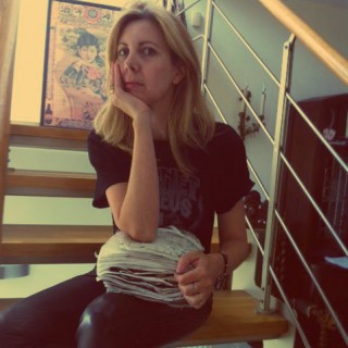 H Γαλάτεια Λασκαράκη κάνει Χριστούγεννα τον Απρίλιο με το Black Book of Blackness