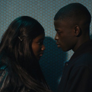 Κορίτσια εν δράσει στα γκέτο του Παρισιού