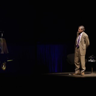 Μήπως ο Stephen Hawking είναι fan των One Direction; Δείτε το βίντεο.