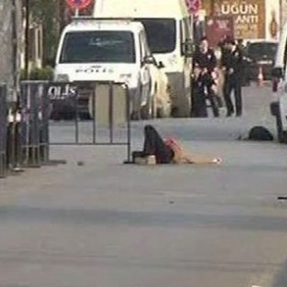 Πυροβολισμοί έξω από τα κεντρικά της αστυνομίας στην Κωνσταντινούπολη