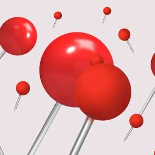 Άκουσε την Κόκκινη Καρφίτσα