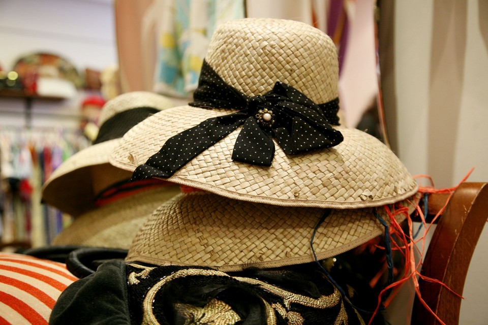 Τα καπέλα είναι το item που φεύγει πιο πολύ από το κατάστημα