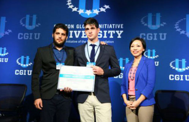 Έλληνες φοιτητές βραβεύτηκαν στο Μαϊάμι για την ιδέα ενός λογισμικού.