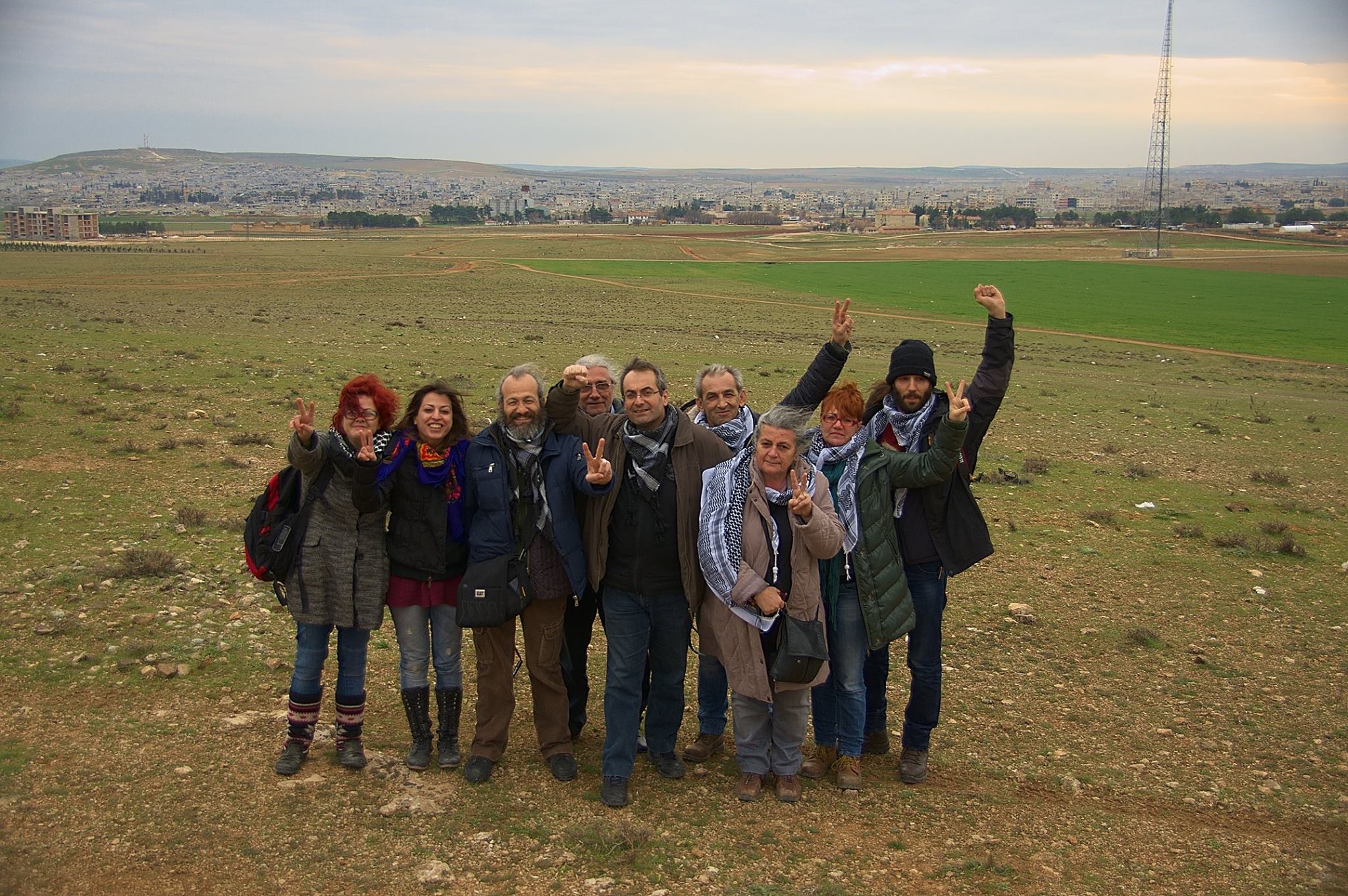 11286466_361093597420946_58060945_o