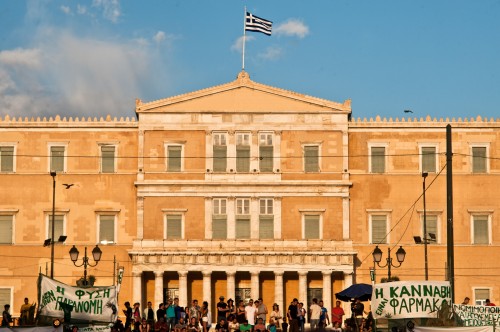 Φωταγωγείται η Βουλή των Ελλήνων για την Παγκόσμια Ημέρα κατά του Καρκίνου