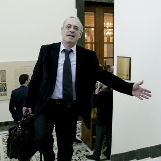 Ο υπουργός Μάρδας υποστηρίζει ότι δεν έχει βγάλει χρήματα στο εξωτερικό