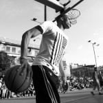 O Γιάννης Αντετοκούνμπο φτιάχνει κλειστό γήπεδο μπάσκετ στη μνήμη των θυμάτων στο Μάτι