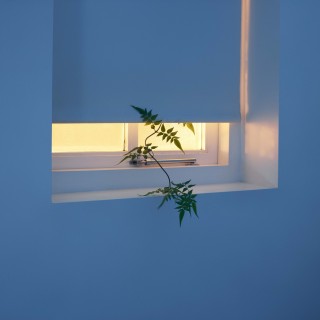 Η φωτογράφος Angela Moore, που συμμετέχει στην έκθεση Strange Cities, απαντά στις ερωτήσεις της Popaganda