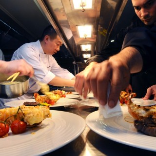 Το Sani Gourmet σε παρασύρει σε ένα γαστρονομικό ταξίδι αρωμάτων και χρωμάτων στον Δρόμο του Μεταξιού