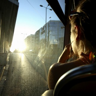 Οι Αθηναίοι συγκοινωνούν ασύστολα