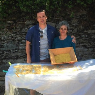 Ο Jamie Oliver μαγειρεύει στην Ικαρία