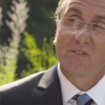 Δείτε το τρέιλερ του φιλμ που ο Τιμ Ροθ υποδύεται τον Σεπ Μπλάτερ και κόστισε στη FIFA 27 εκατ. δολάρια