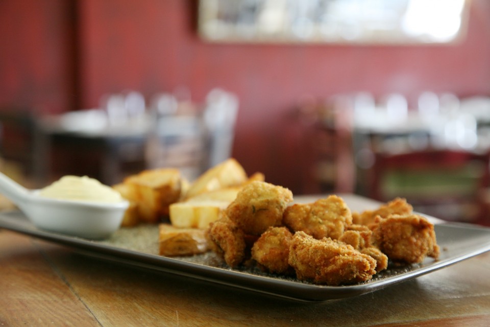 Οι κοτομπουκιές, σήμα κατατεθέν του Ρακούν.