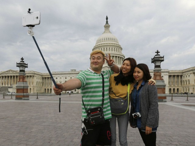 Υπάρχει λόγος αγοράς ενός selfie stick;