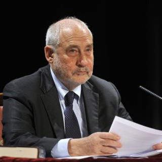 Στίγκλιτς: Η λιτότητα της ΕΚΤ σκότωσε την ελληνική οικονομία