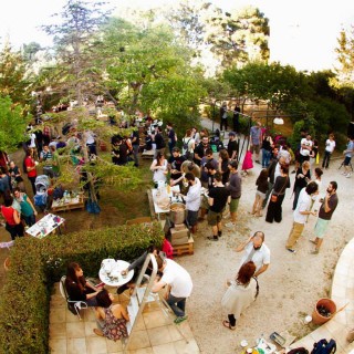 Το Frontyard είναι ένα μαγικό, σπιτικό, μουσικό, DIY πικ νικ