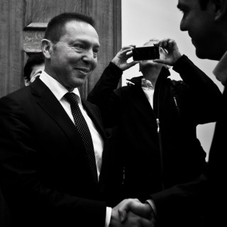 Γιατί έχουν δίκιο όσοι λένε ότι χρεοκοπία μπορεί να οδηγήσει την Ελλάδα έξω από την ΕΕ