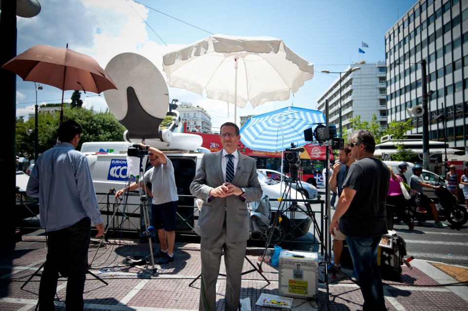 Ο Ρίτσαρντ Κουέστ του CNN στην Αθήνα . 