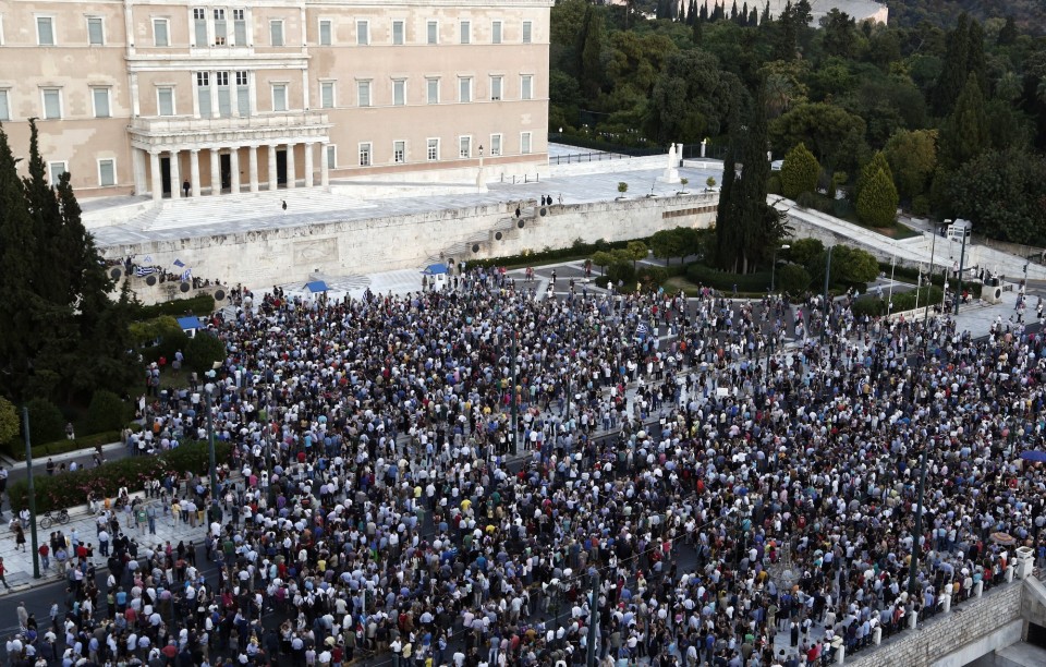 Pro-euro demonstration in Athens  / ÓõãêÝíôñùóç õðÝñ ôçò ðáñáìï