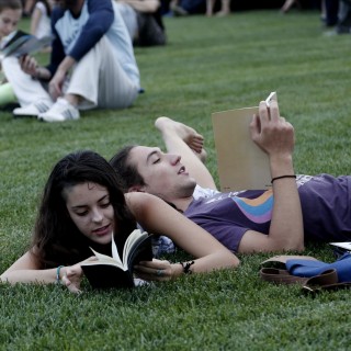 Σε ποιο γκαζόν ξάπλωσαν 11.000 Αθηναίοι την Κυριακή;