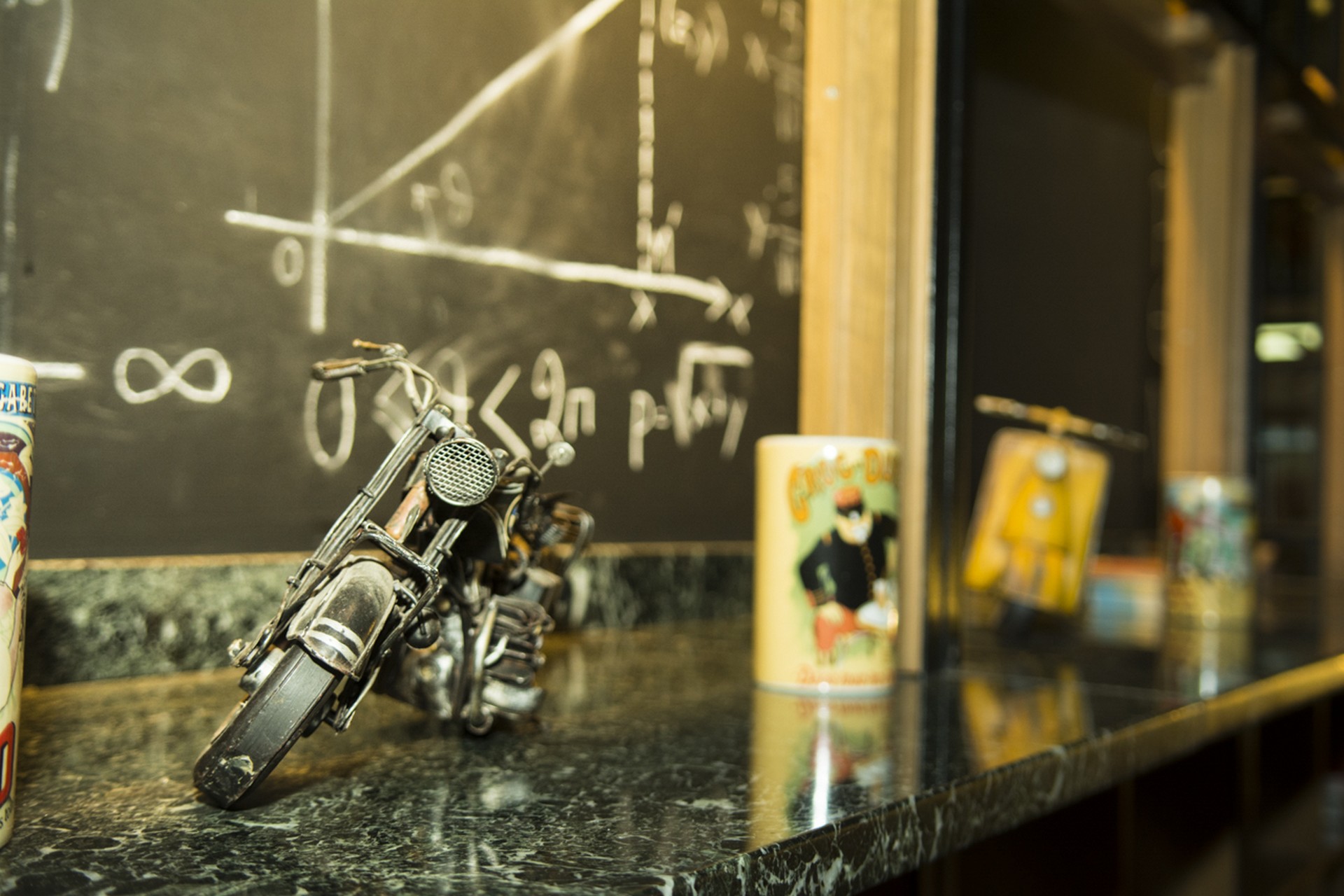 Εστιατόριο-καφετέρια στην πλατεία στο Γκάζι Αθήνα 2016