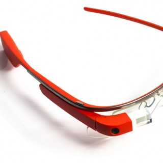 Το Google Glass καταγράφει και προτείνει τα καλύτερα προϊόντα μακιγιάζ και περιποίησης Yves Saint Laurent.