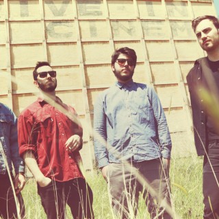 Όταν θέλουν να χαλαρώσουν οι Deaf Radio, πατάνε play στο θρυλικό ντεμπούτο των Doors