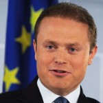 Τζόζεφ Μουσκάτ: «Η Αθήνα μπορεί να αναστείλει τη διαδικασία δημοψηφίσματος»