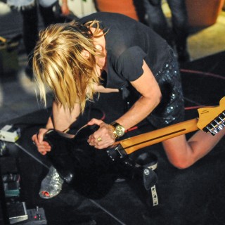 Όταν η Kim Gordon έκανε θόρυβο με θέα τον Παρθενώνα