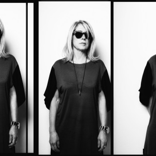 Kim Gordon: «Κανείς δεν θέλει να μεγαλώσει. Κανείς δεν θέλει να ενηλικιωθεί»