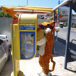 Το Chester Van και τα νέα Cheetos XXL σε ένα ξέφρενο roadtrip!