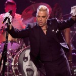 Robbie Williams: «Τα αδέρφια Gallagher είναι σαν τους bullies στο σχολείο» [ΒΙΝΤΕΟ]